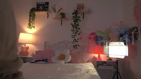 Snapshot of violeth___ chatting on July 14, 11:05 am violeth___ online show from July 14, 11:05 am