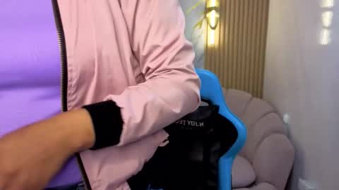 violeth_b online show from October 8, 12:47 pm