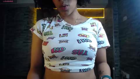 violeth_b online show from October 9, 1:31 pm