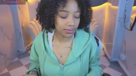 violeth_b online show from February 18, 12:56 pm