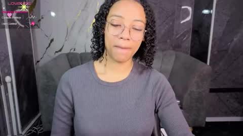 violeth_b online show from February 21, 12:50 pm