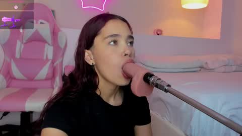 Violeth Hill online show from March 11, 8:09 pm