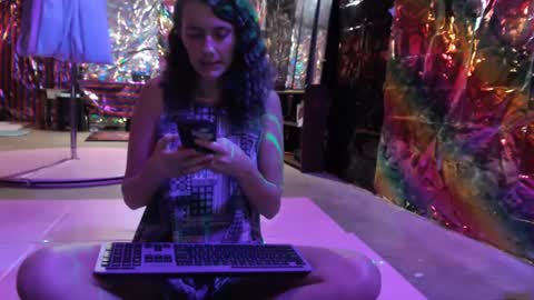 Violet Hooper online show from December 2, 3:58 am