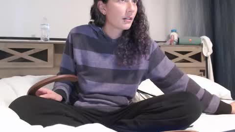 Snapshot of violethooper chatting on February 1, 9:35 pm Violet Hooper online show from February 1, 9:35 pm