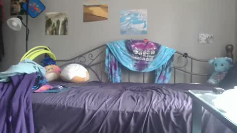 Snapshot of violethooper chatting on March 16, 4:44 pm Violet Hooper online show from March 16, 4:44 pm
