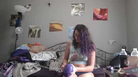 Snapshot of violethooper chatting on March 23, 5:39 pm Violet Hooper online show from March 23, 5:39 pm