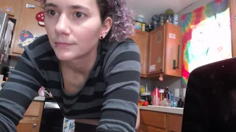 Snapshot of violethooper chatting on April 8, 2:50 pm Violet Hooper online show from April 8, 2:50 pm