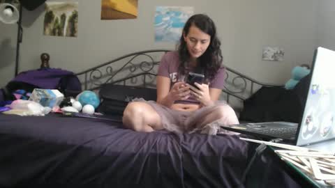 Snapshot of violethooper chatting on April 10, 3:17 pm Violet Hooper online show from April 10, 3:17 pm