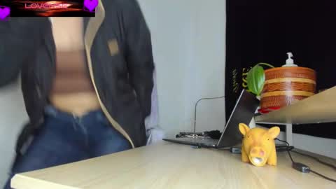 violetparkker online show from March 28, 2:33 am