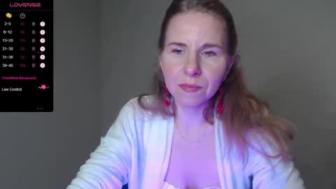 Snapshot of violetplath chatting on December 29, 10:57 pm Violet next stream December 6 online show from December 29, 10:57 pm