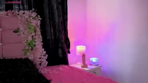   online show from May 9, 6:57 pm