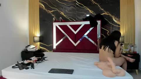 Violet Rose online show from November 19, 9:15 pm