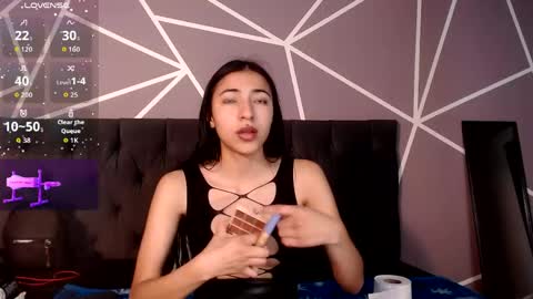 Snapshot of violett1126 chatting on May 9, 4:17 am 1126 online show from May 9, 4:17 am