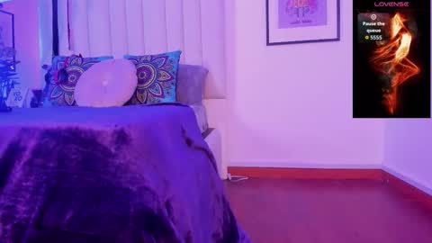 Violett  online show from October 14, 12:50 pm