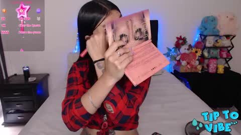 Snapshot of violett_flowers chatting on February 1, 7:13 pm violeta online show from February 1, 7:13 pm