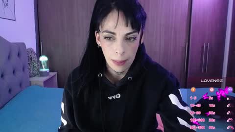 Snapshot of violett_hottie chatting on February 11, 6:51 am violett Independent model online show from February 11, 6:51 am