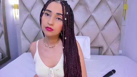 Violett  online show from February 6, 8:12 pm