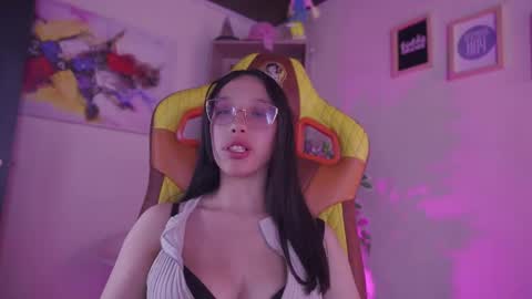 violett online show from May 27, 8:28 pm