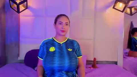 Snapshot of violetta_rose_ chatting on July 4, 12:50 am violetta online show from July 4, 12:50 am