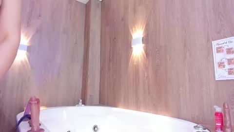 Snapshot of violettamidnight chatting on February 15, 7:51 am Violetta online show from February 15, 7:51 am