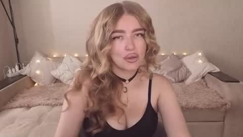 Snapshot of violettaotis chatting on July 25, 10:24 am ViolettaOtis online show from July 25, 10:24 am