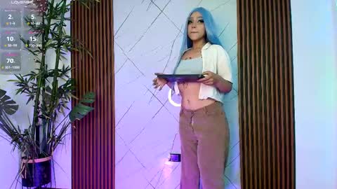 Snapshot of violettenoi chatting on May 17, 9:33 pm violettenoi online show from May 17, 9:33 pm