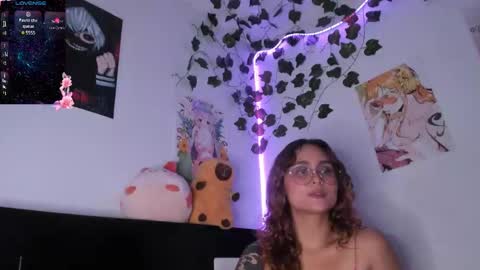 Snapshot of violetteramirez01 chatting on January 24, 10:08 pm Violette online show from January 24, 10:08 pm