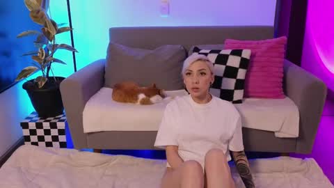 Violet online show from May 27, 1:57 am