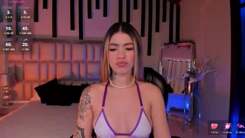 Violett  online show from March 6, 6:59 pm