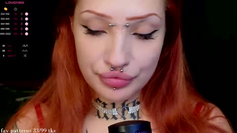 Snapshot of violetvio1ator chatting on December 9, 5:29 am Dommy mommy online show from December 9, 5:29 am