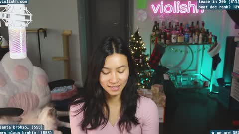 Snapshot of violishh chatting on December 19, 6:34 pm follow me on twitter violishh and ig violishh  online show from December 19, 6:34 pm