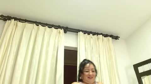 Snapshot of viollet_28 chatting on February 1, 12:18 am violeta online show from February 1, 12:18 am