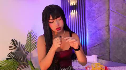 viollettebylyly online show from June 13, 1:31 pm