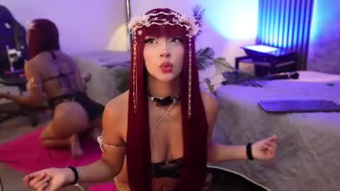 viollettebylyly online show from July 27, 12:45 pm