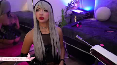 viollettebylyly online show from August 3, 12:54 pm