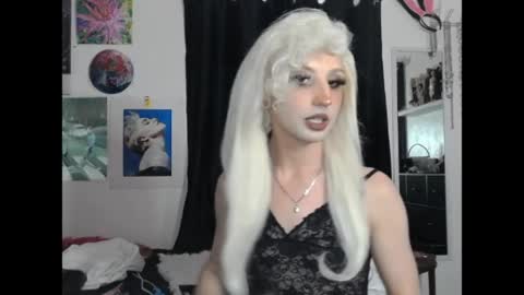 Snapshot of viperthedoll chatting on June 3, 2:33 pm Viper online show from June 3, 2:33 pm