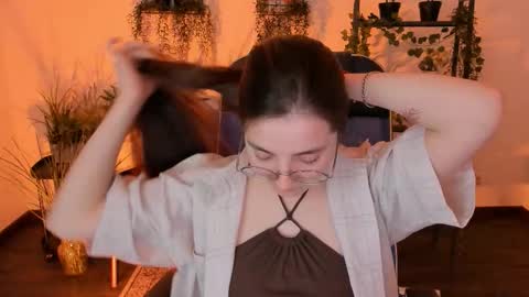 Snapshot of virtualvoyant chatting on January 17, 1:32 am your love online show from January 17, 1:32 am