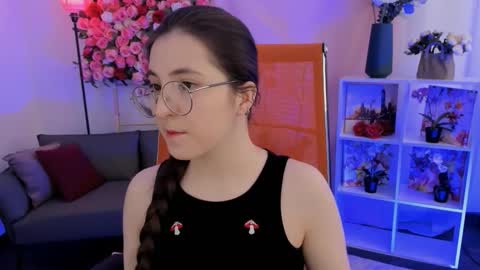 Snapshot of virtualvoyant chatting on February 10, 6:50 am your love online show from February 10, 6:50 am