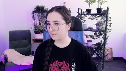 Snapshot of virtualvoyant chatting on February 23, 6:44 am your love online show from February 23, 6:44 am