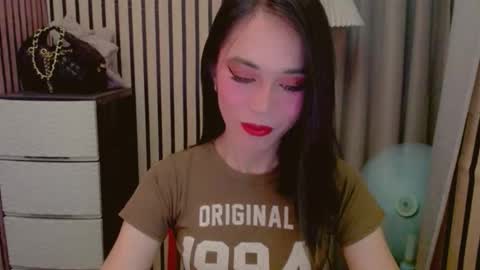 Snapshot of vivahotbabessandra chatting on April 23, 12:29 pm SANDRA GOING YOU online show from April 23, 12:29 pm