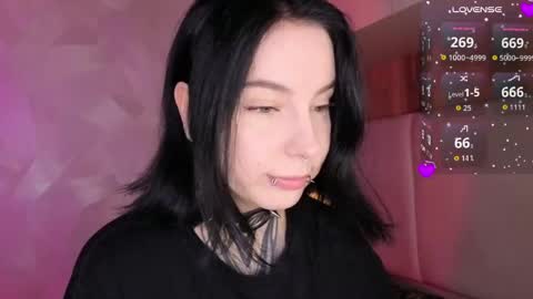 Snapshot of vivi__squirrel chatting on May 27, 2:19 am Vivi online show from May 27, 2:19 am