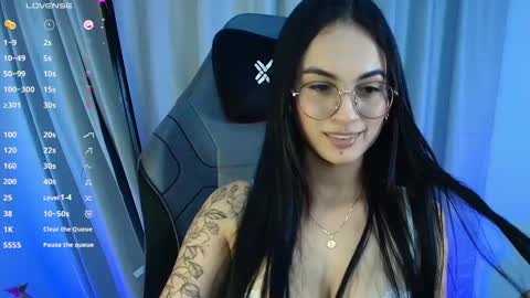 Vivian online show from December 16, 3:33 am