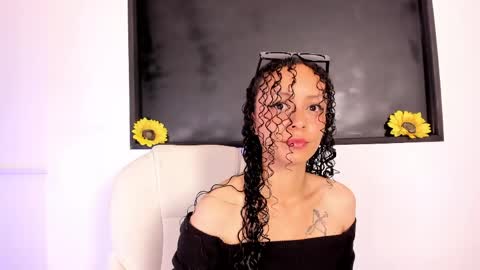 Snapshot of vivi_gh1 chatting on April 12, 4:28 am Vivi online show from April 12, 4:28 am