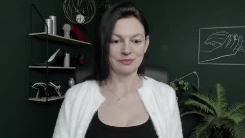 Vivian online show from February 23, 7:39 am