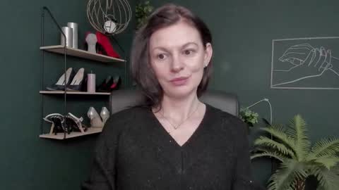 Snapshot of vivian_dream chatting on March 6, 6:43 am Vivian online show from March 6, 6:43 am