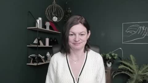 Snapshot of vivian_dream chatting on April 14, 6:19 am Vivian online show from April 14, 6:19 am