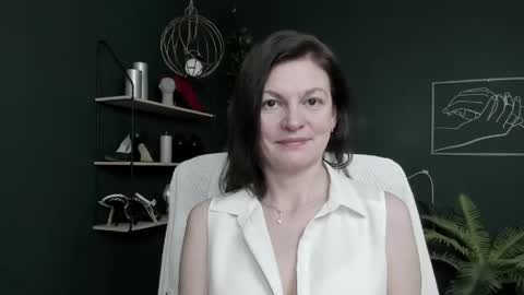Snapshot of vivian_dream chatting on April 17, 7:00 am Vivian online show from April 17, 7:00 am