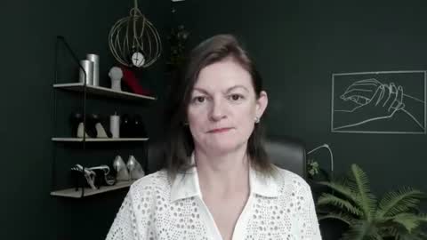 Snapshot of vivian_dream chatting on June 23, 6:33 am Vivian online show from June 23, 6:33 am