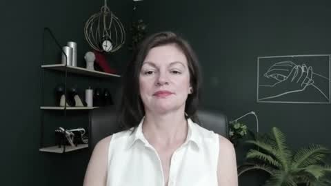 Snapshot of vivian_dream chatting on June 25, 6:29 am Vivian online show from June 25, 6:29 am
