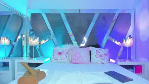 Vivian Monroe online show from February 13, 10:11 am